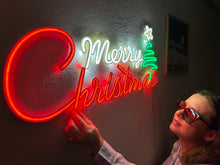 Görseli Galeri görüntüleyiciye yükleyin, Merry Christmas Neon Tabela
